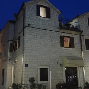 House Ivancic-free Parking 3* Traù